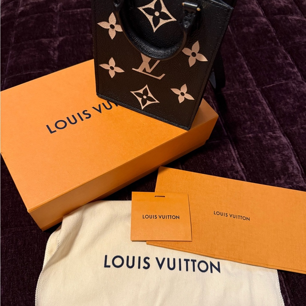 Louis Vuitton Black and Cream Mini Bag brand new - Picture 7 of 7